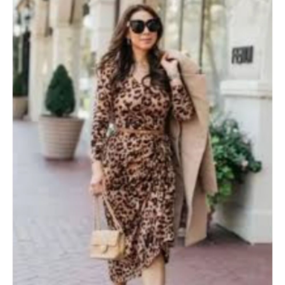 CAbi Selma Form Fitting Leopard Dress Size Large